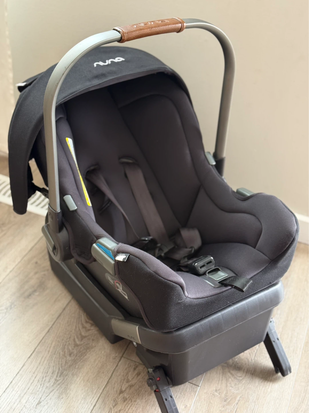 Nuna PIPA Infant Car Seat with Base