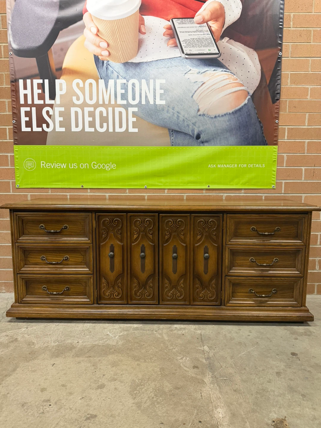 Wooden 9 drawers Dresser