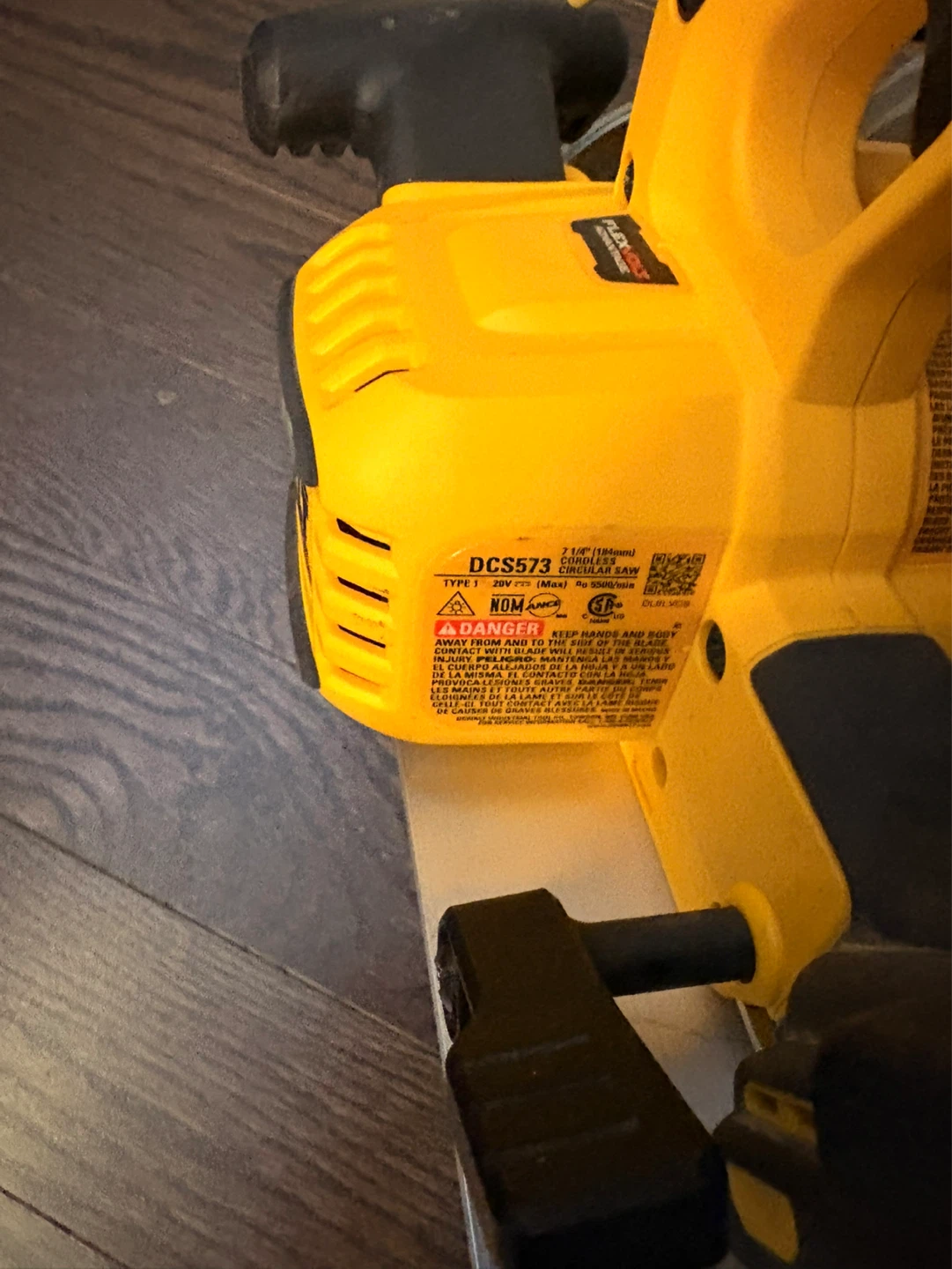 DEWALT DCS573 20V Circular Saw - photo 5