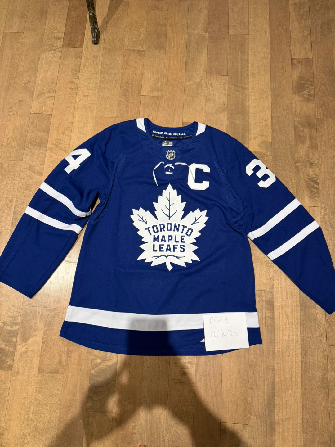 Toronto maple leafs jersey