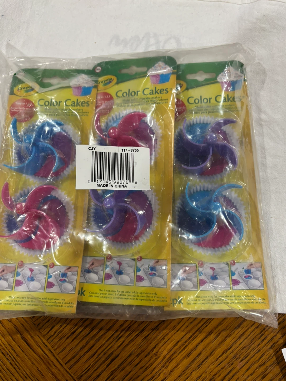 Crayola Color Cakes Multi-Color Cupcake Makers (3 Pack) - photo 5
