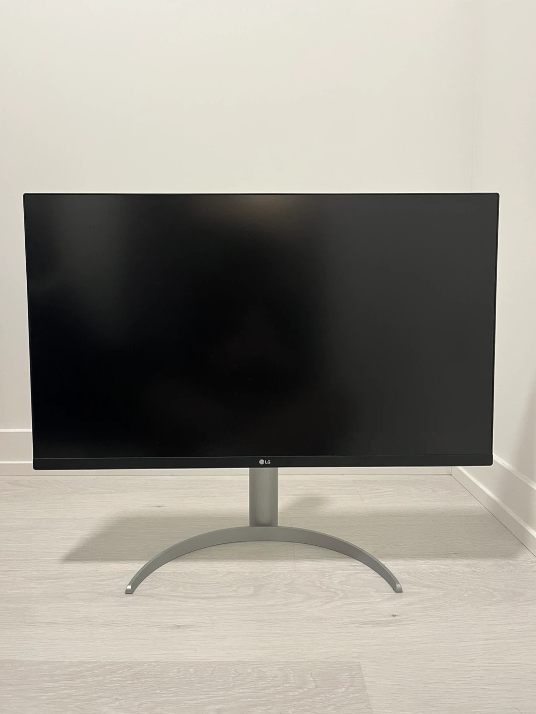 LG 32” 4K UHD Monitor (USB-C 90W) - Excellent Condition