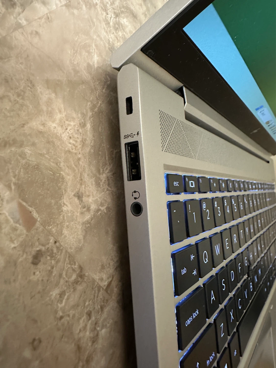 15.6” Excellent condition HP 10th gen. CPU laptop *16 RAM *USB-C - photo 4