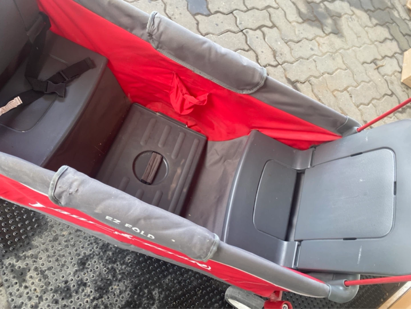 Radio Flyer EZ Fold Wagon with Canopy - photo 4