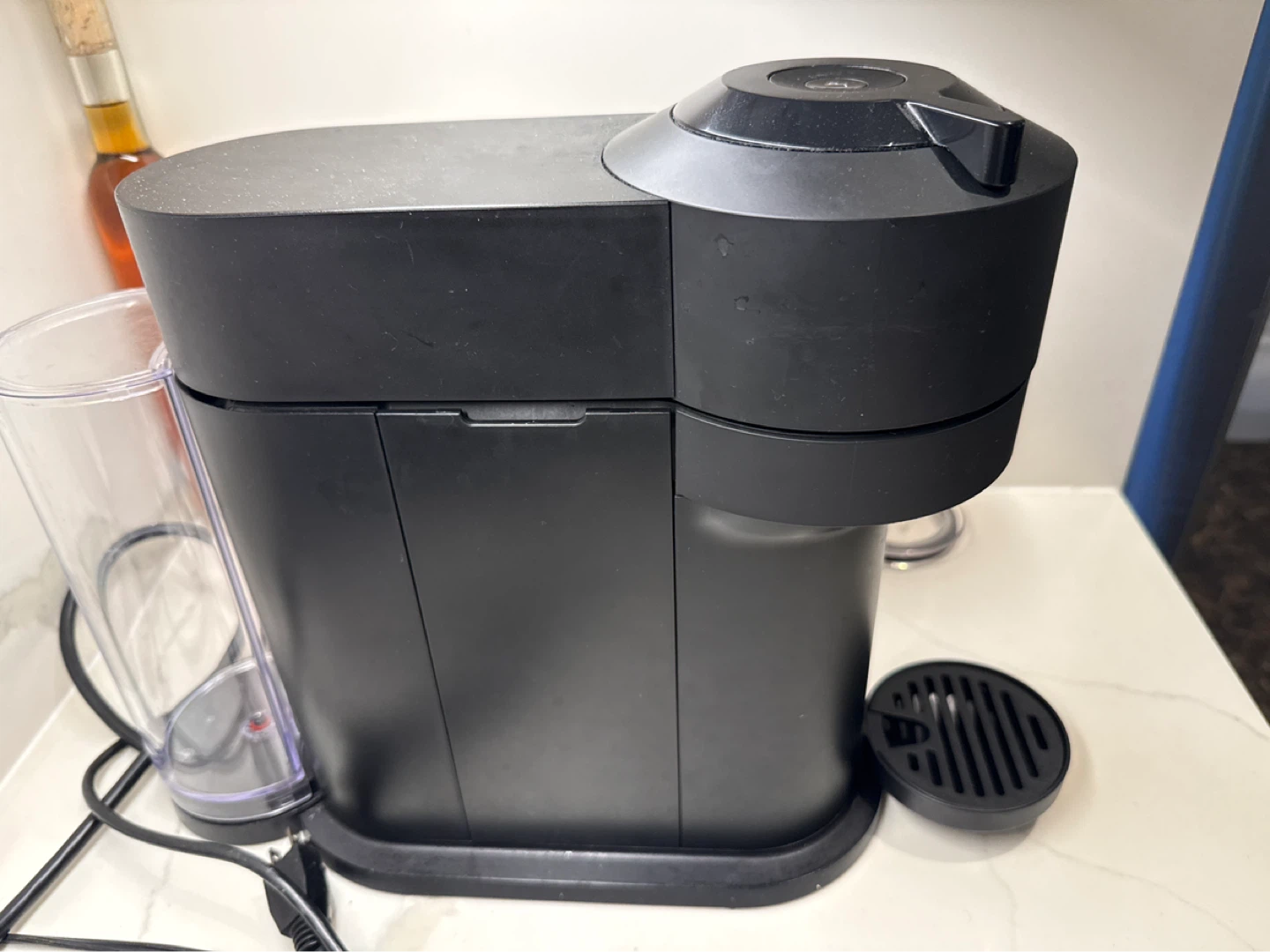 Nespresso Coffee Machine with Milk Frother - photo 3