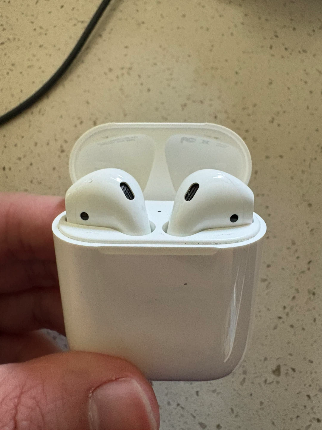 Apple AirPods (2nd generation) with Charging Case and Cable