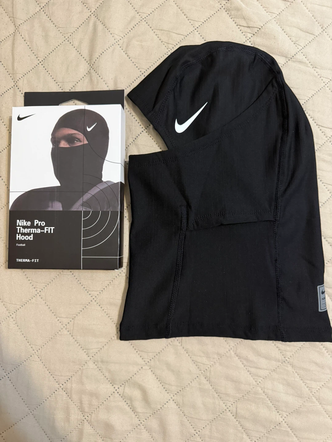 Nike Pro Therma-FIT Hood