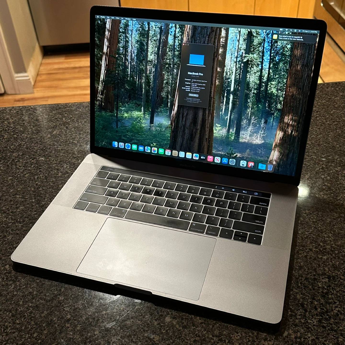 MacBook Pro 2018 15” w/ Touch Bar
