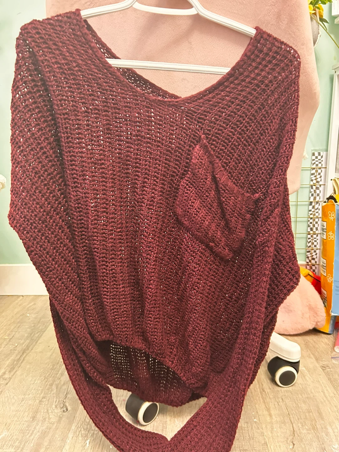 Maroon knit sweater with pocket