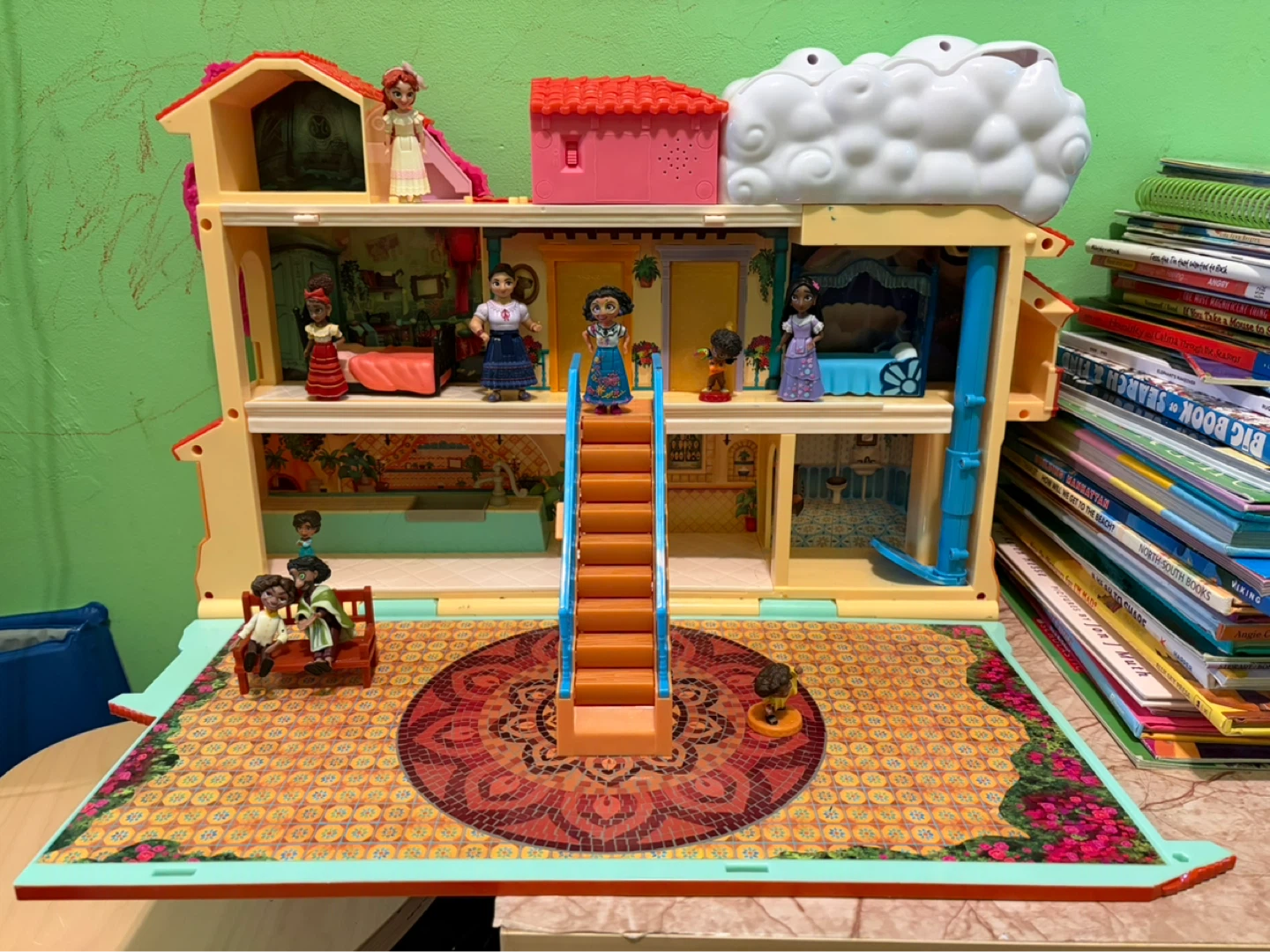 Encanto house and figurines makes music and other sounds