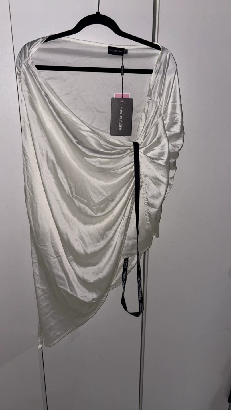 PrettyLittleThing White Satin Drape Skirt