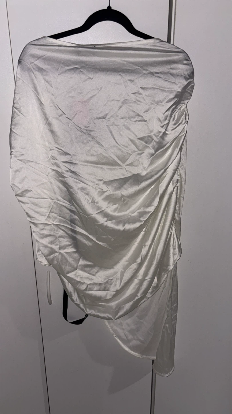 PrettyLittleThing White Satin Drape Skirt - photo 3