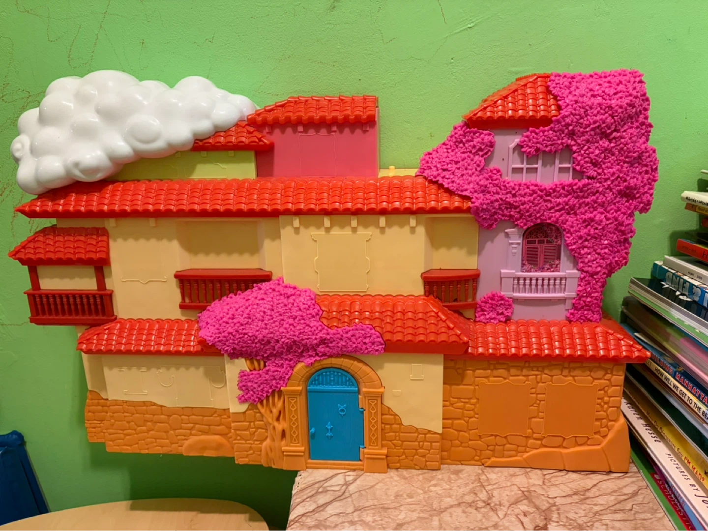 Encanto house and figurines makes music and other sounds - photo 4