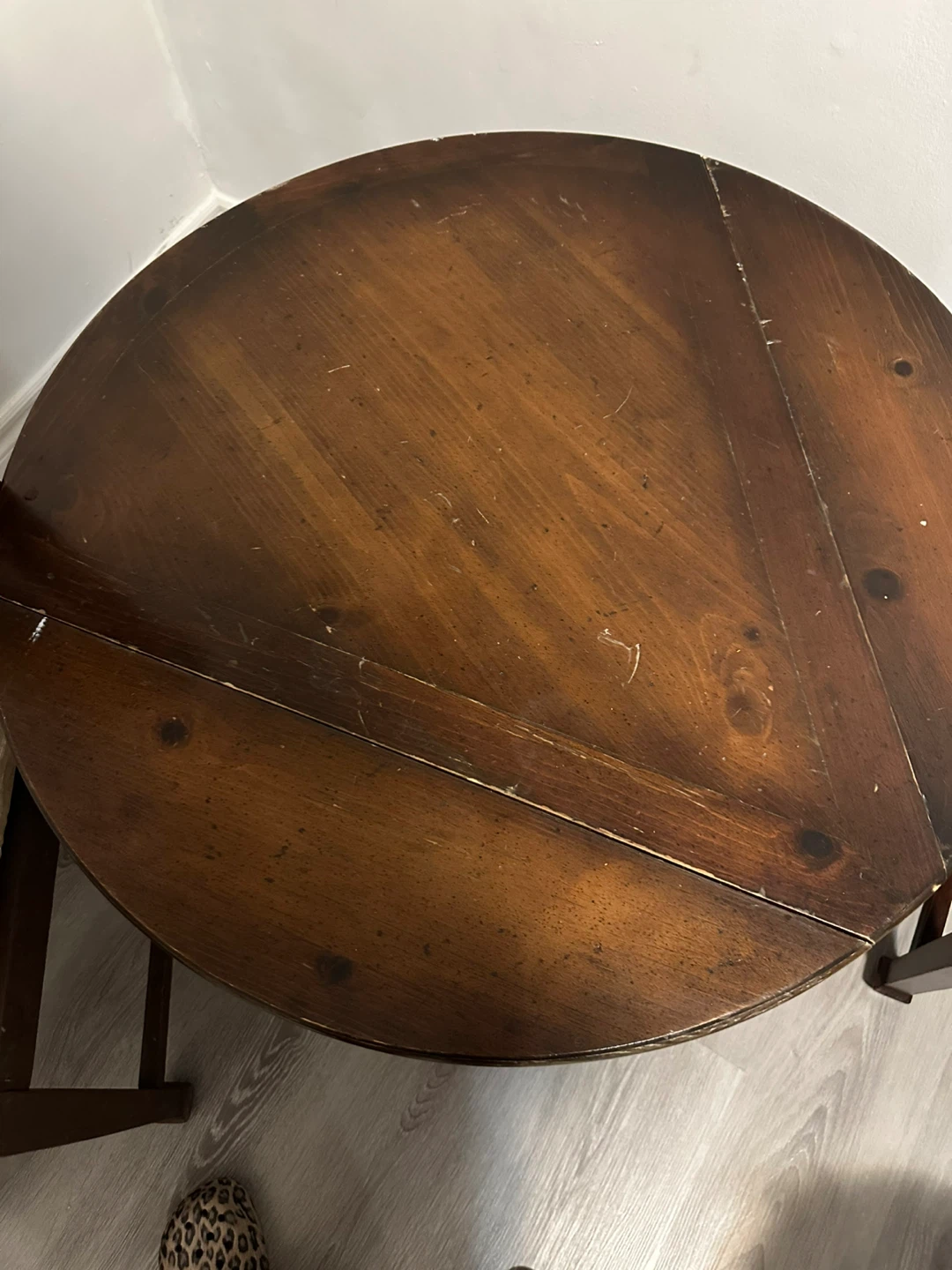 Round Drop Leaf Table