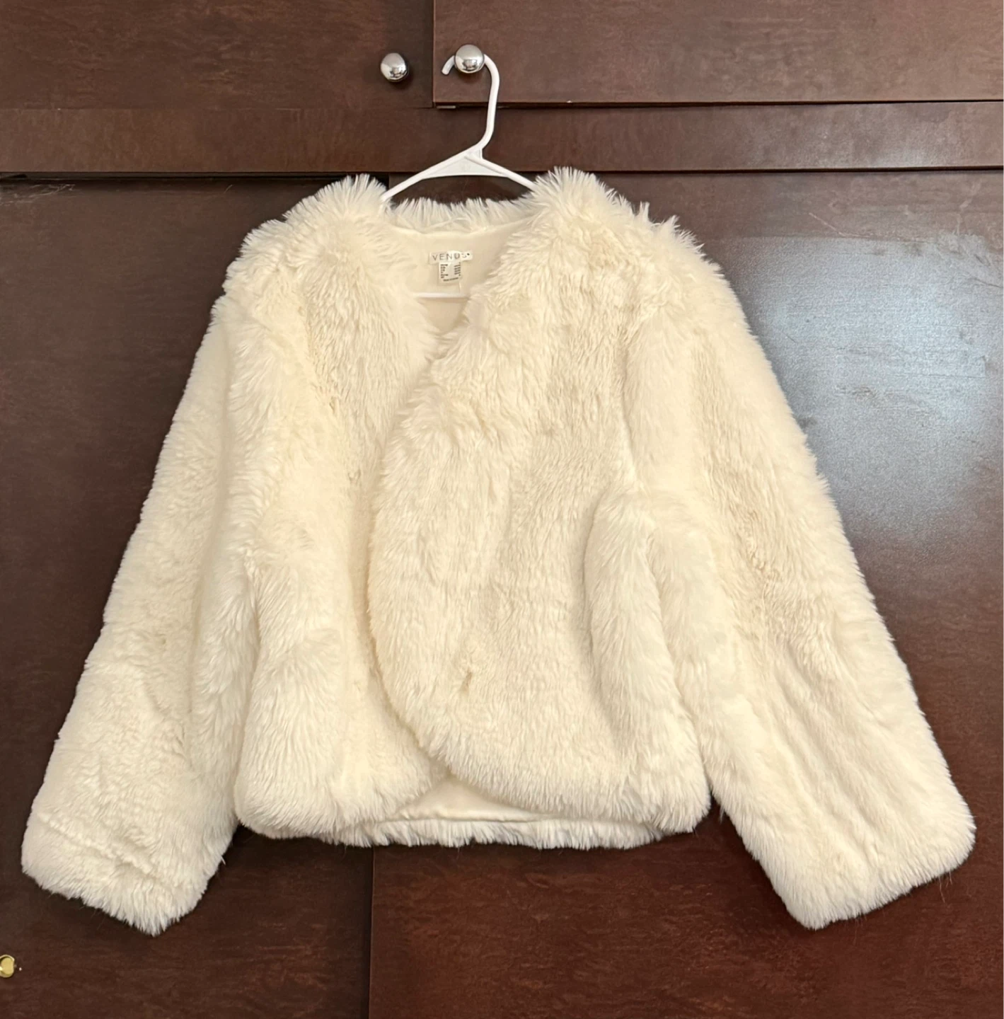 Cozy Cream Faux Fur Jacket – Brand New! - photo 2