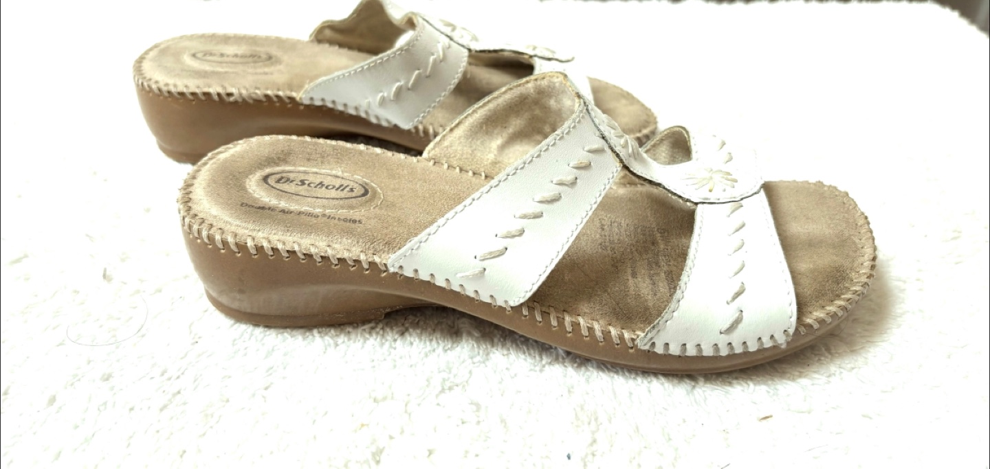 Dr. Scholl's White Leather Slip-On Sandals Size 5W - photo 4
