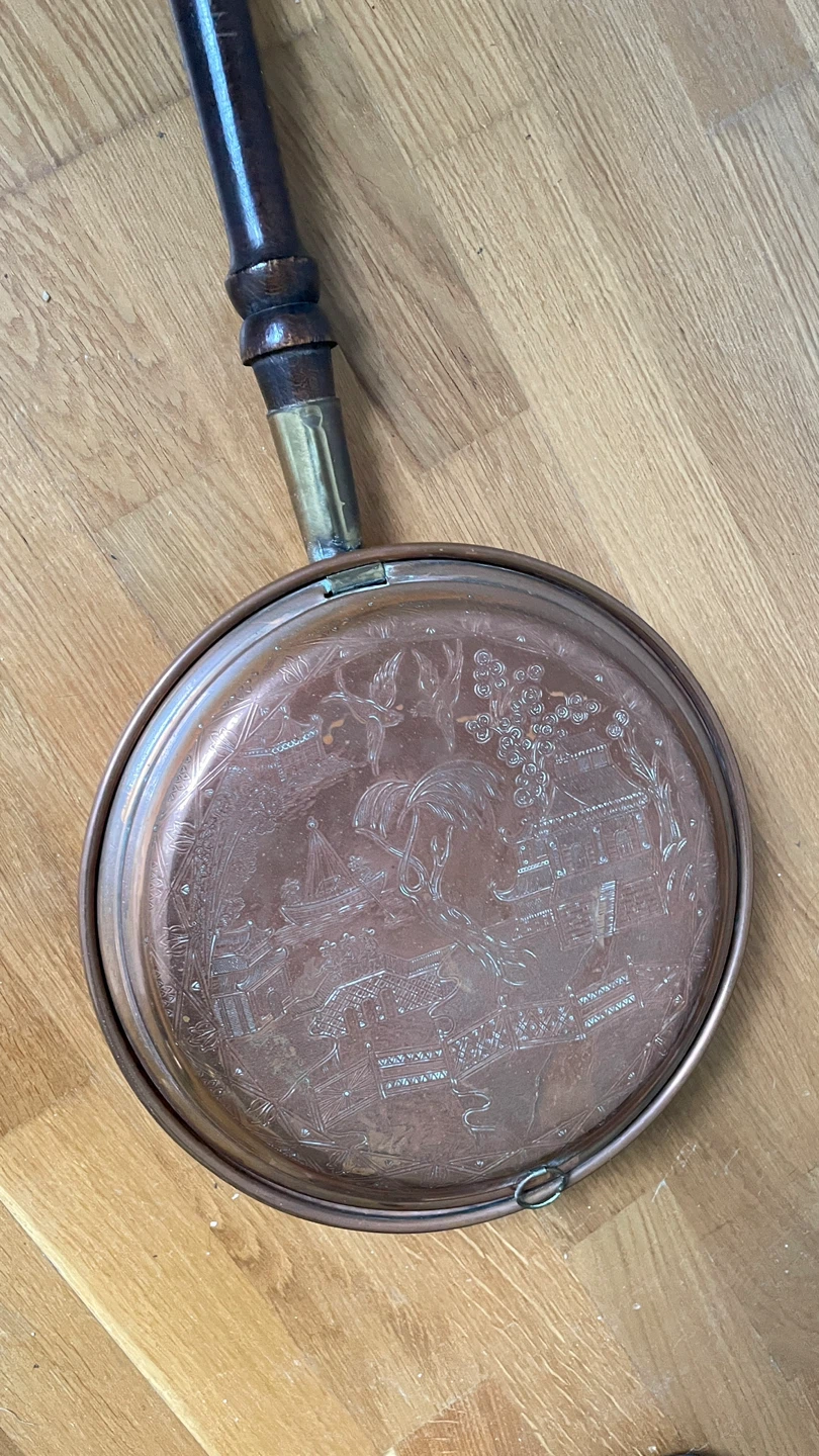 Antique Copper Warming Pan with Embossed Scene - photo 2