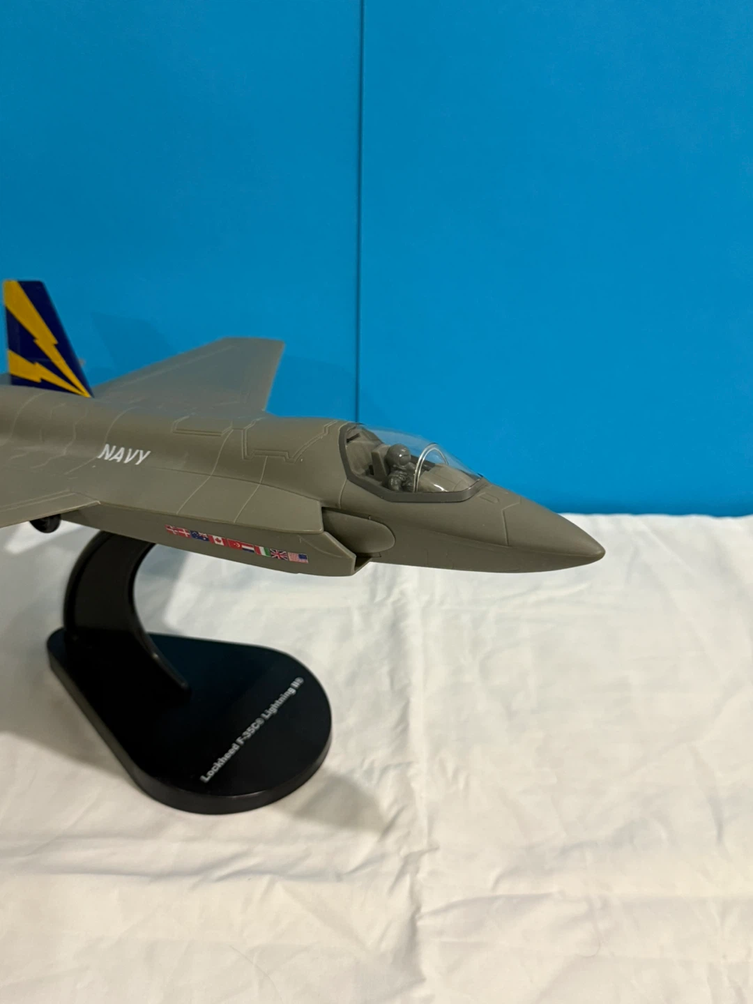 Lockheed F-35C Lightning II Model Airplane - photo 3