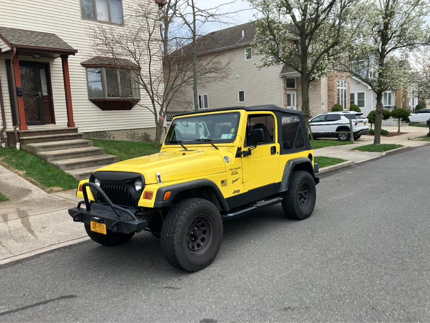 Yellow Jeep Wrangler Sport 4.0L - photo 2
