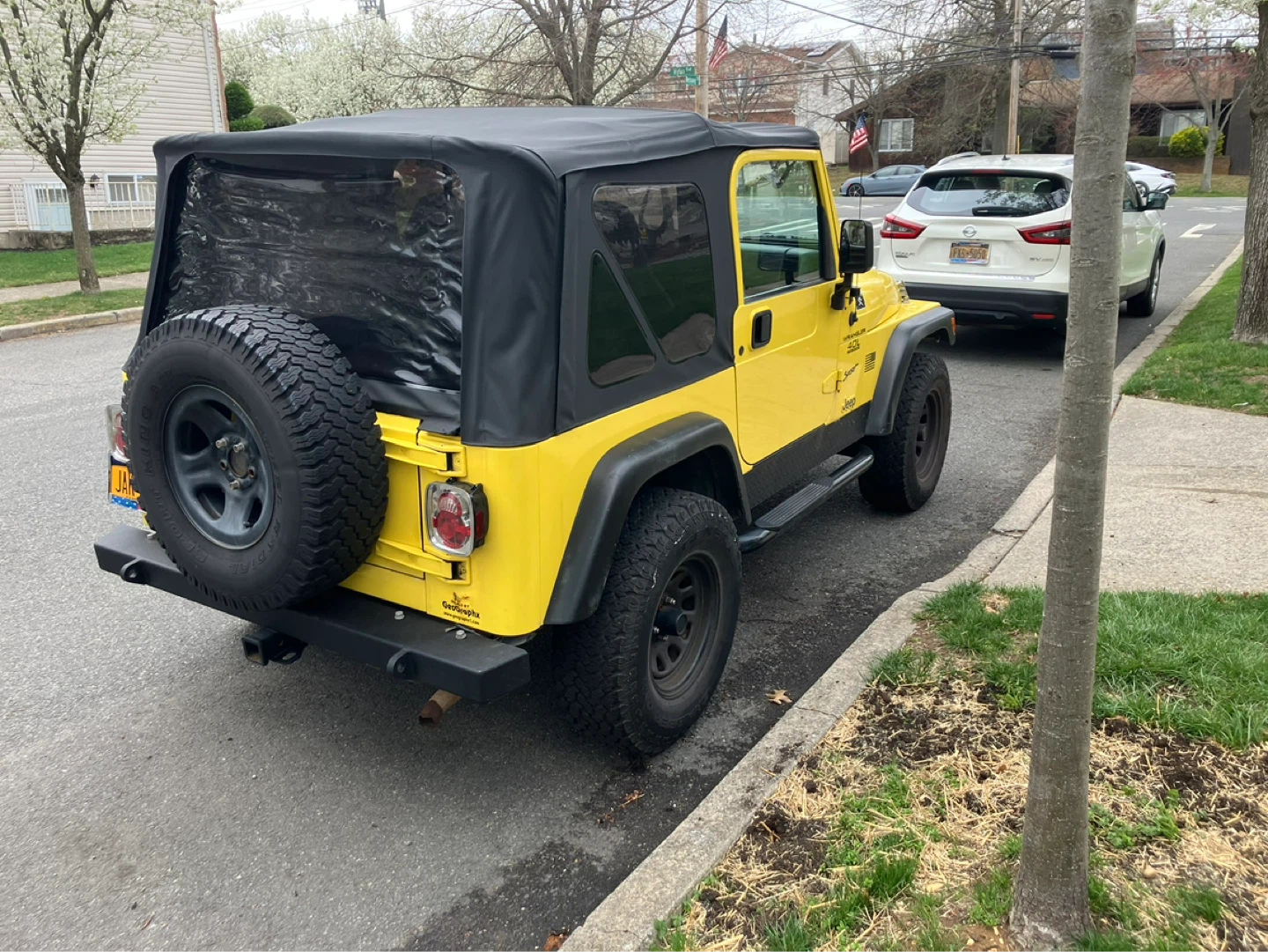 Yellow Jeep Wrangler Sport 4.0L - photo 4