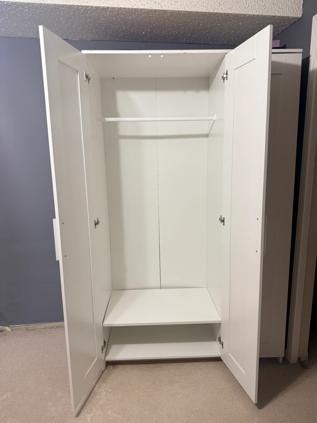 White 3-Door Wardrobe with Mirror - photo 2