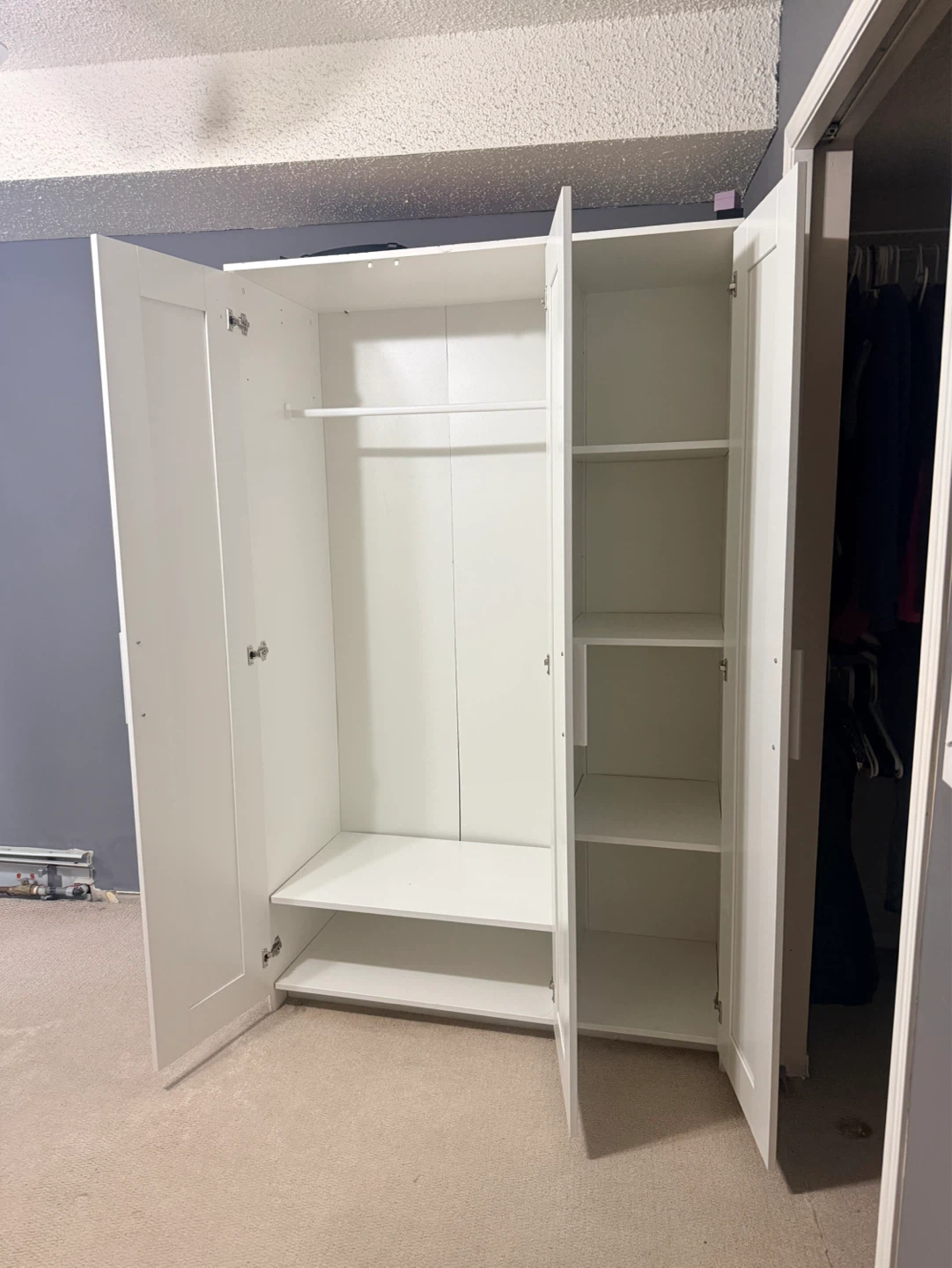 White 3-Door Wardrobe with Mirror - photo 4