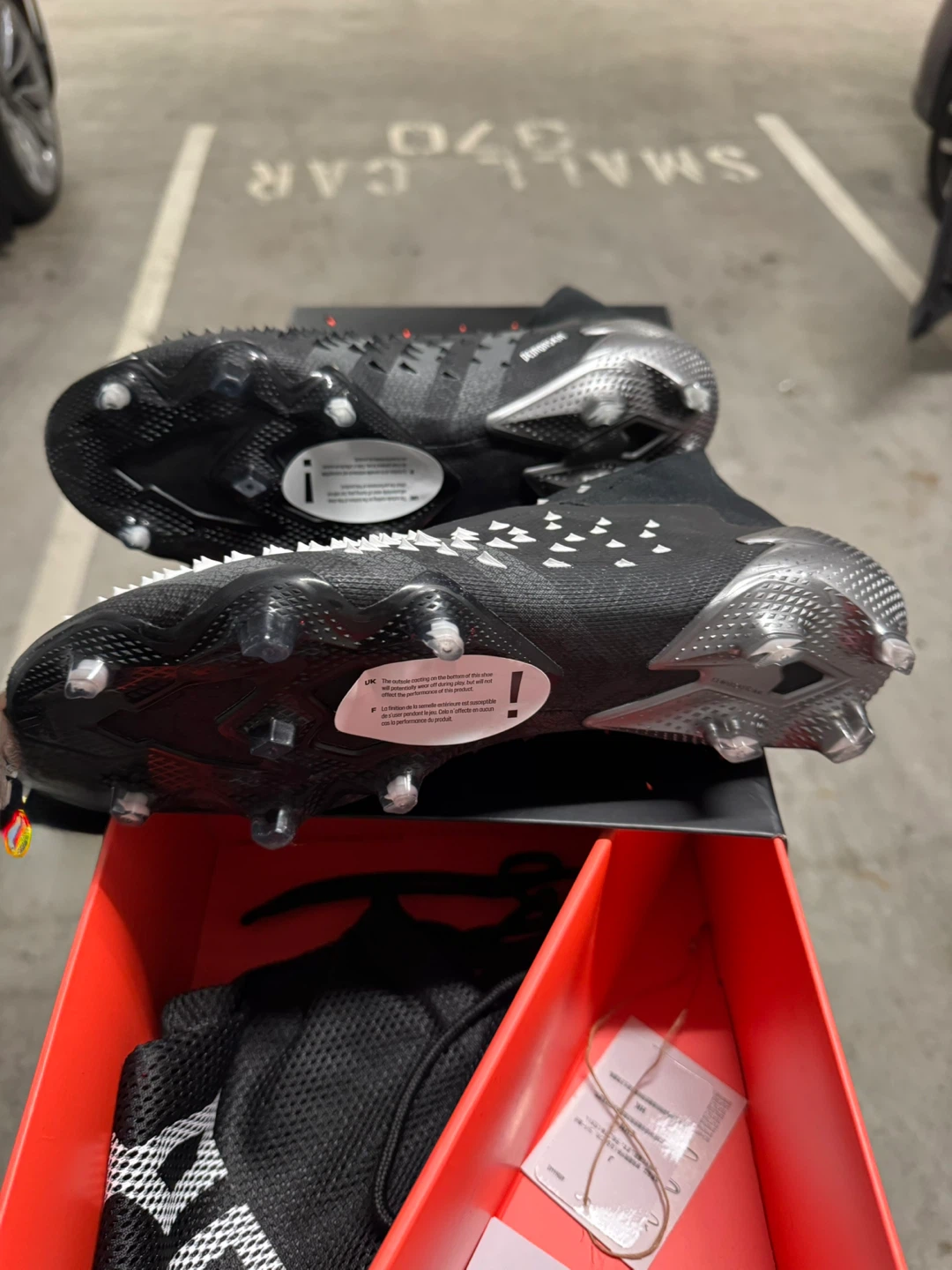 Adidas Predator Football Cleats - Size 9.5 (US) — 9 (UK) - photo 3