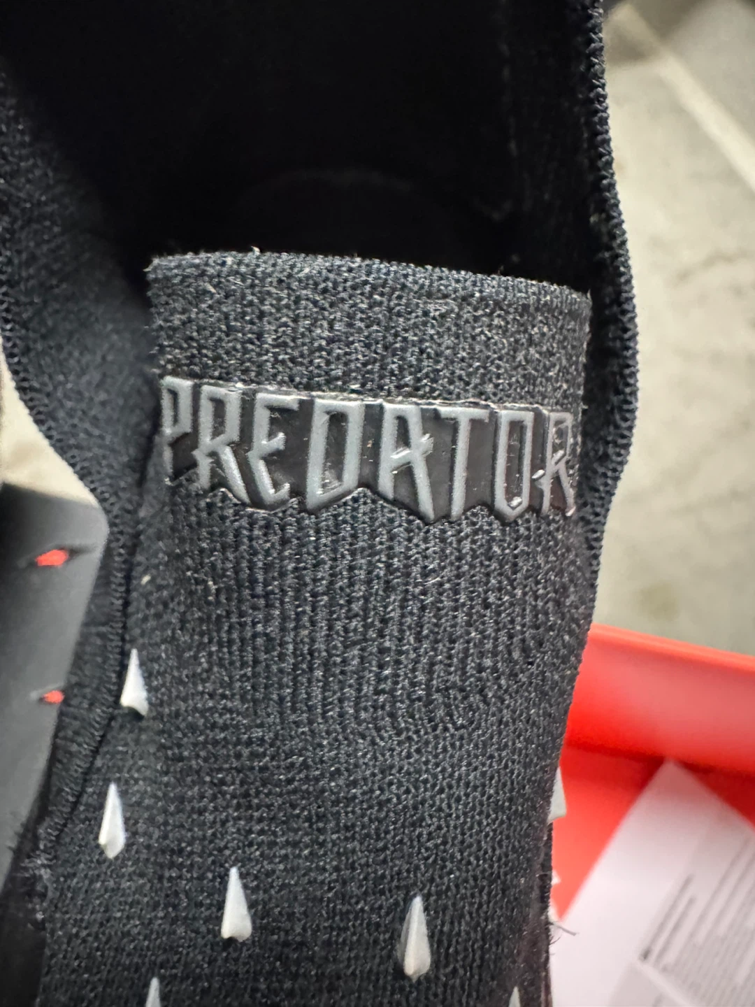 Adidas Predator Football Cleats - Size 9.5 (US) — 9 (UK) - photo 2