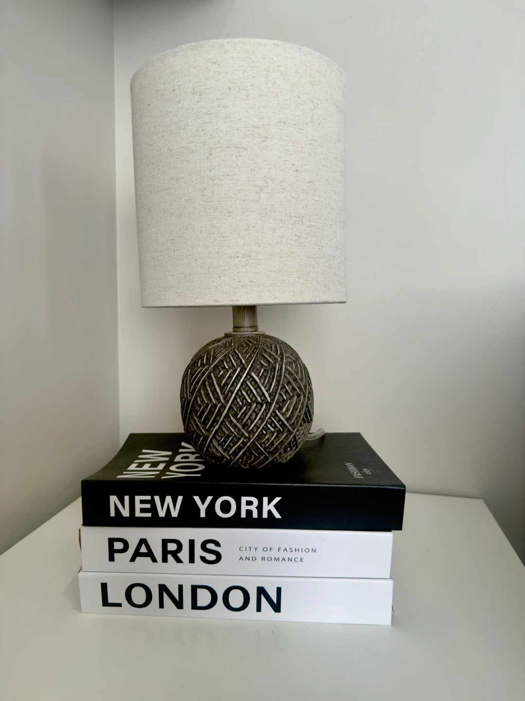 Decorative Table Lamp with Textured Base