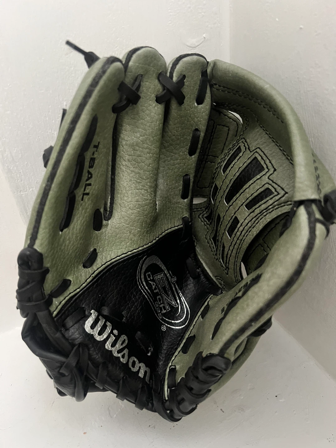 Wilson T-Ball EZ Catch Baseball Glove - photo 3