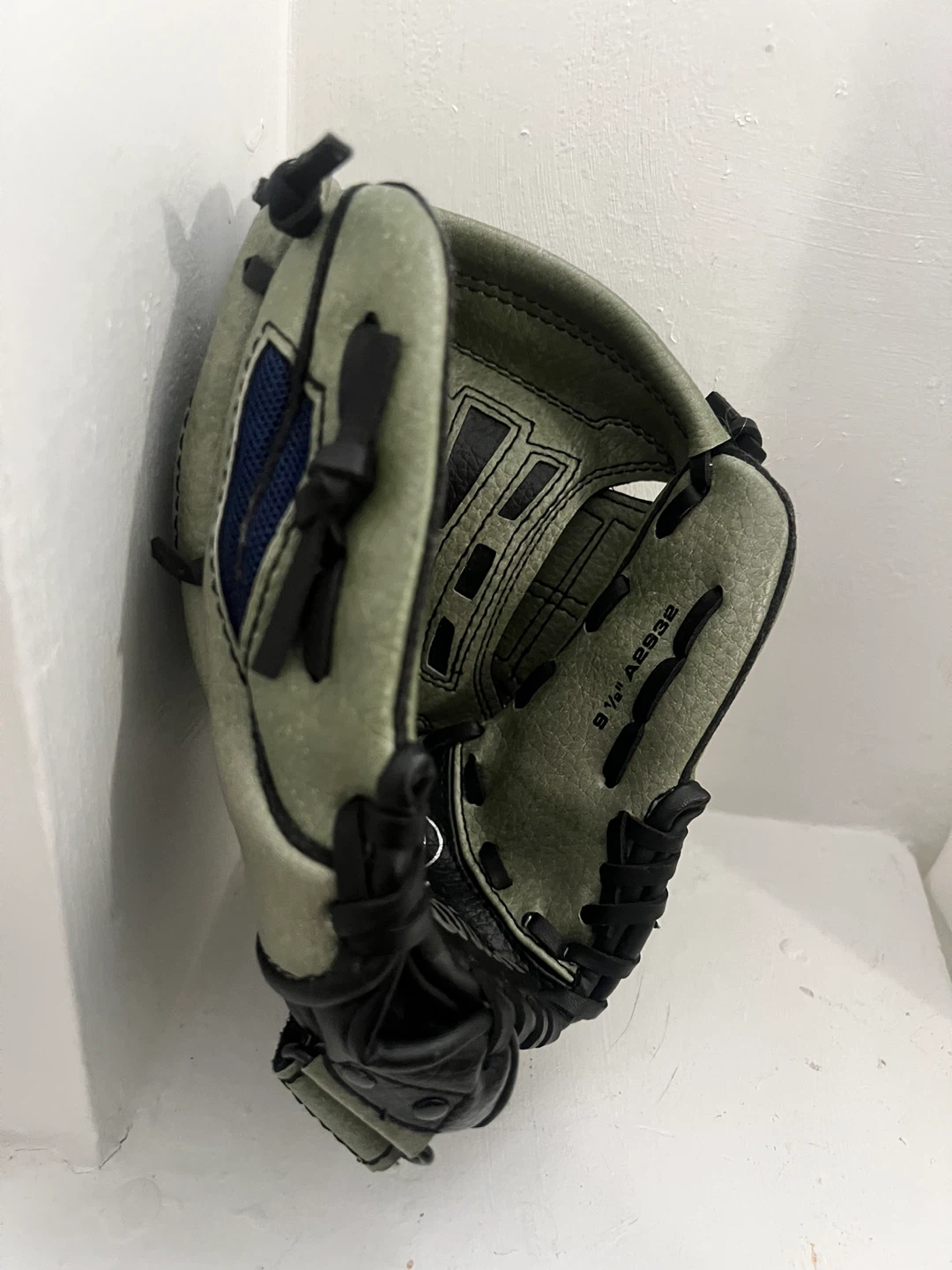 Wilson T-Ball EZ Catch Baseball Glove - photo 4