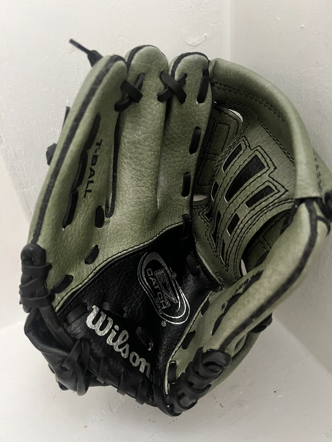 Wilson T-Ball EZ Catch Baseball Glove - photo 2