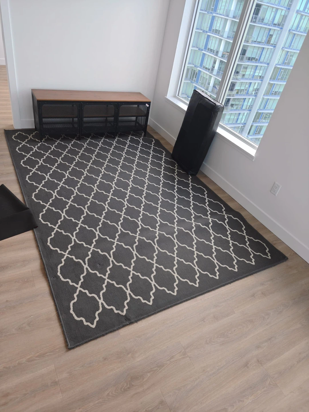 IKEA HOVSLUND Rug (200x300 cm / 6’7” x 9’10”)