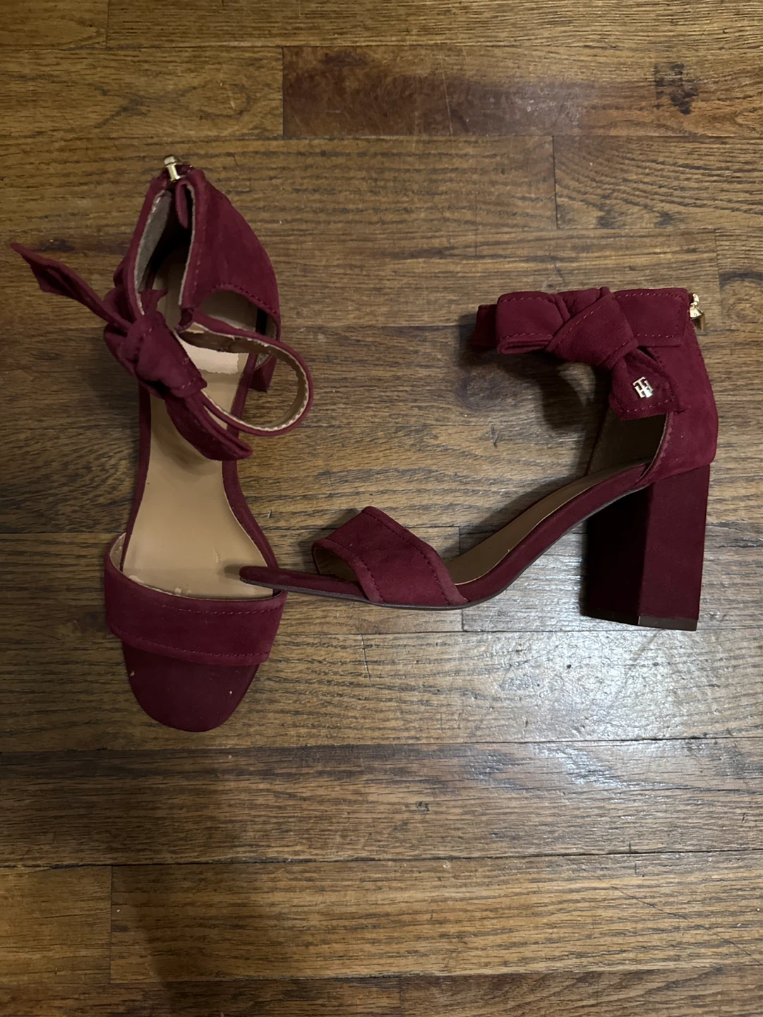 Size 8 Tommy Hilfiger Burgundy Suede Block Heel Sandals Size 8