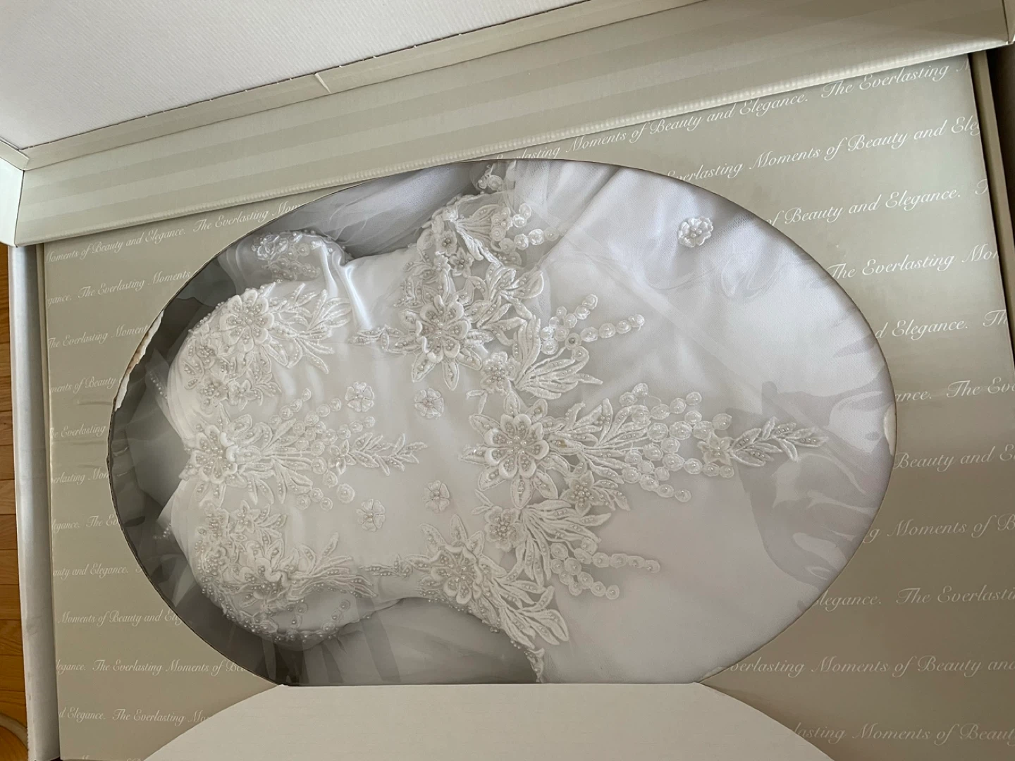 White Wedding Dress with Lace and Beading - photo 3