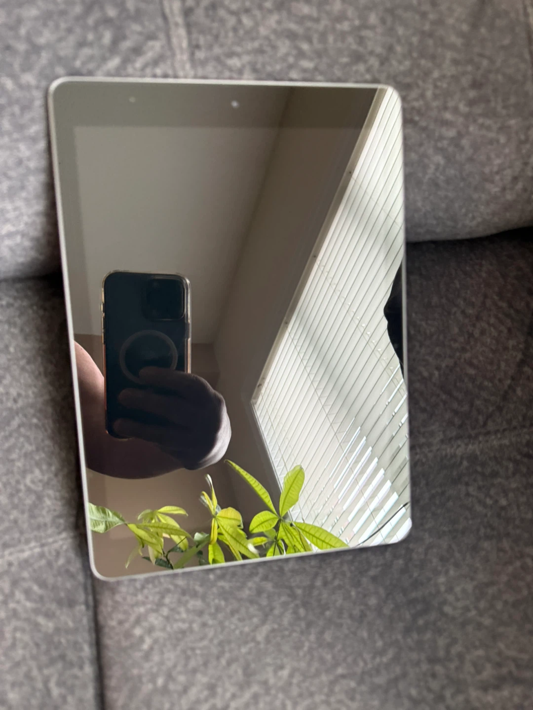 Apple iPad (6th Gen) 128GB - photo 2