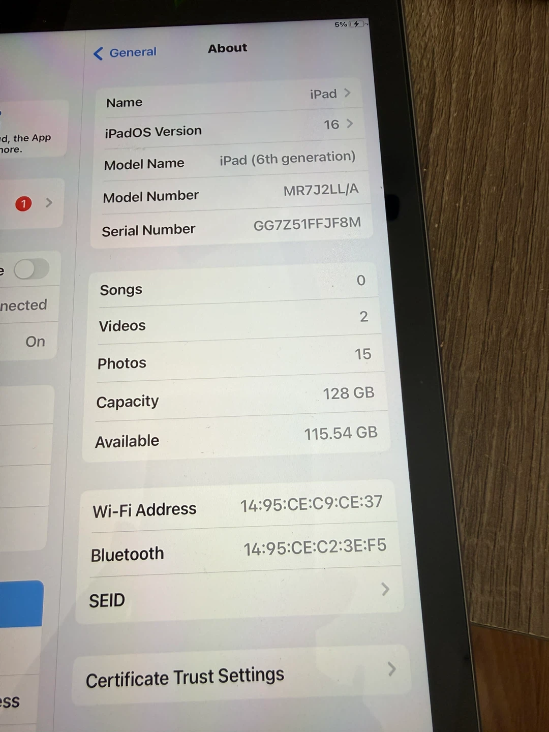 Apple iPad (6th Gen) 128GB - photo 3