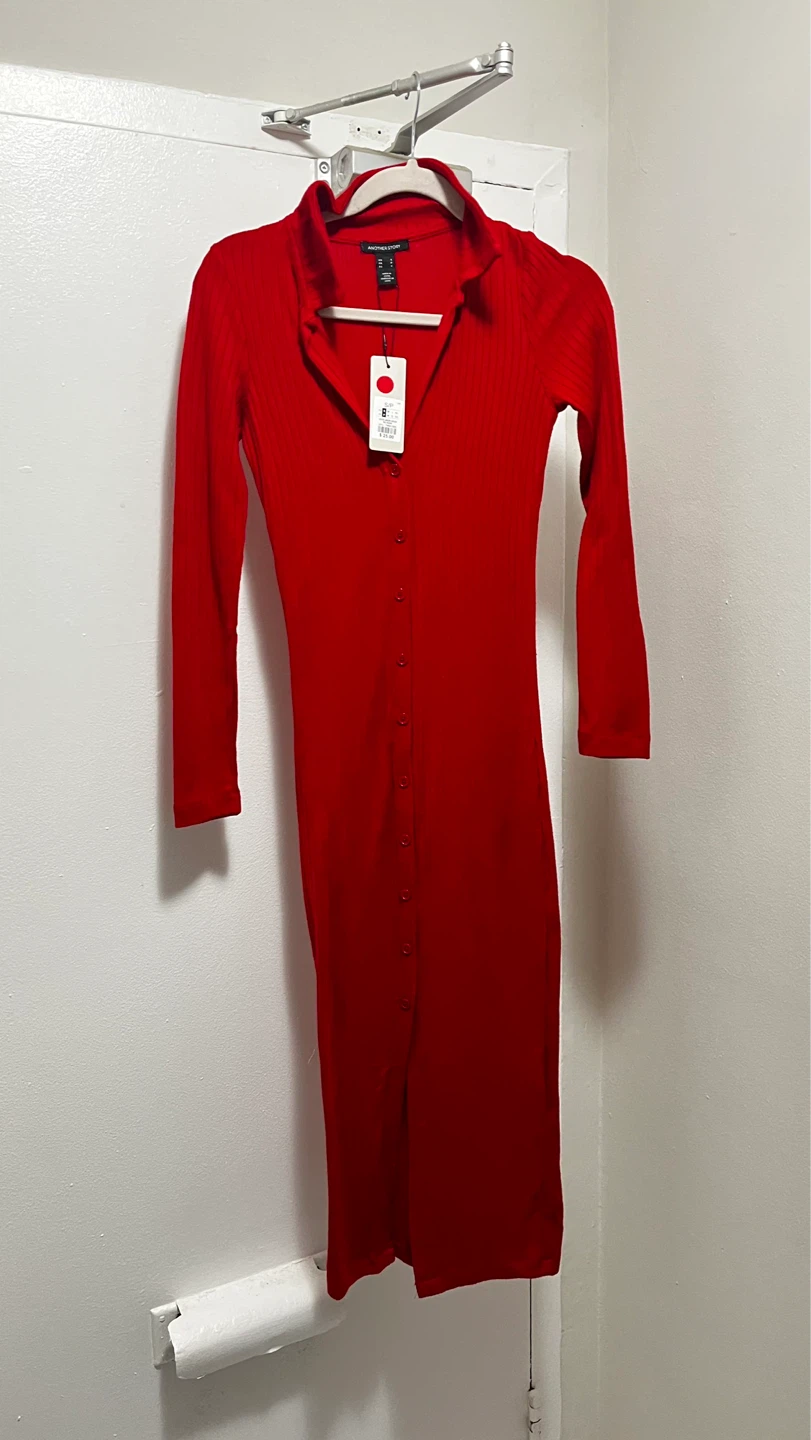 Brand new dress selling because it is not fitting me !! - photo 2