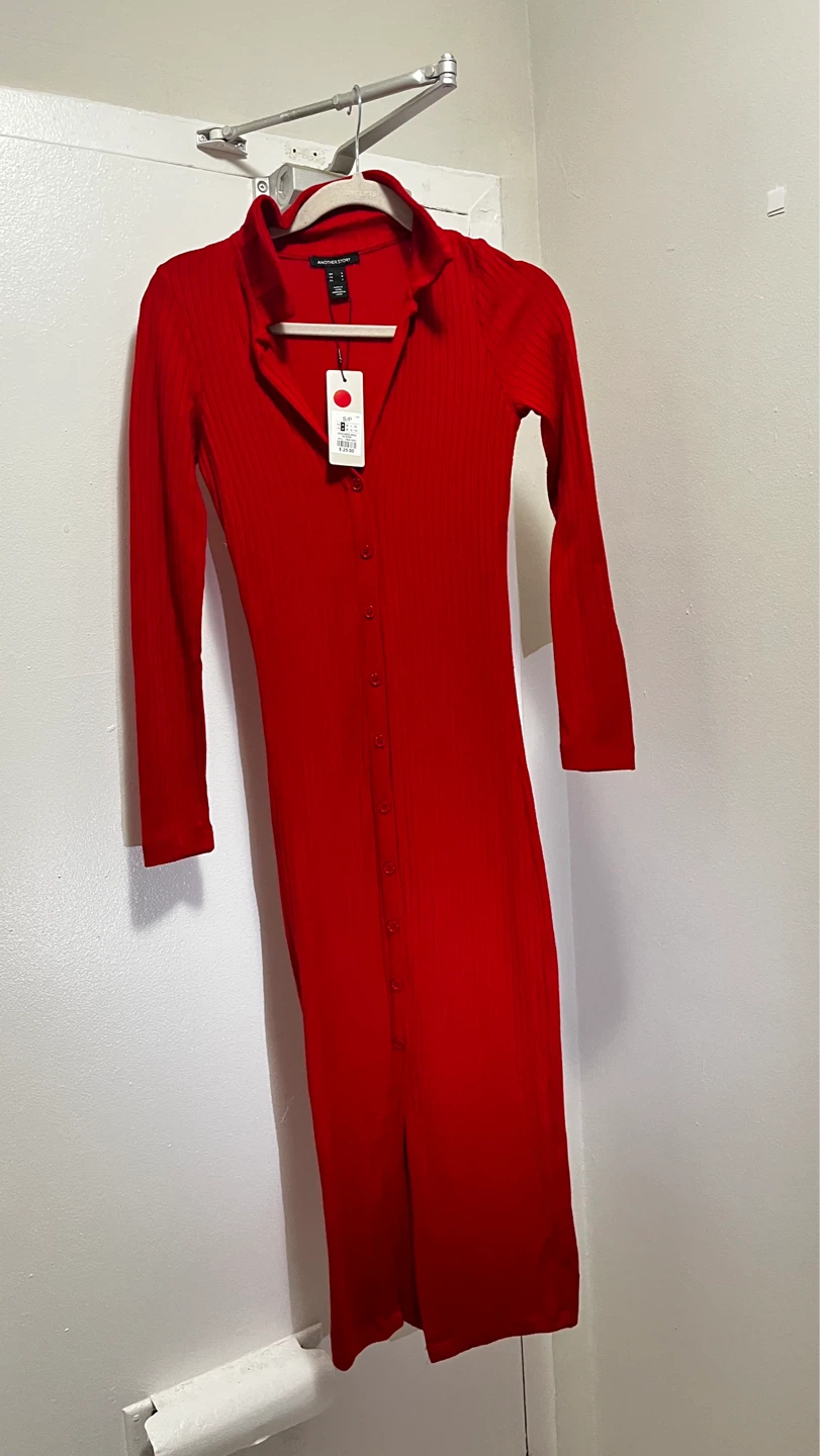 Brand new dress selling because it is not fitting me !!