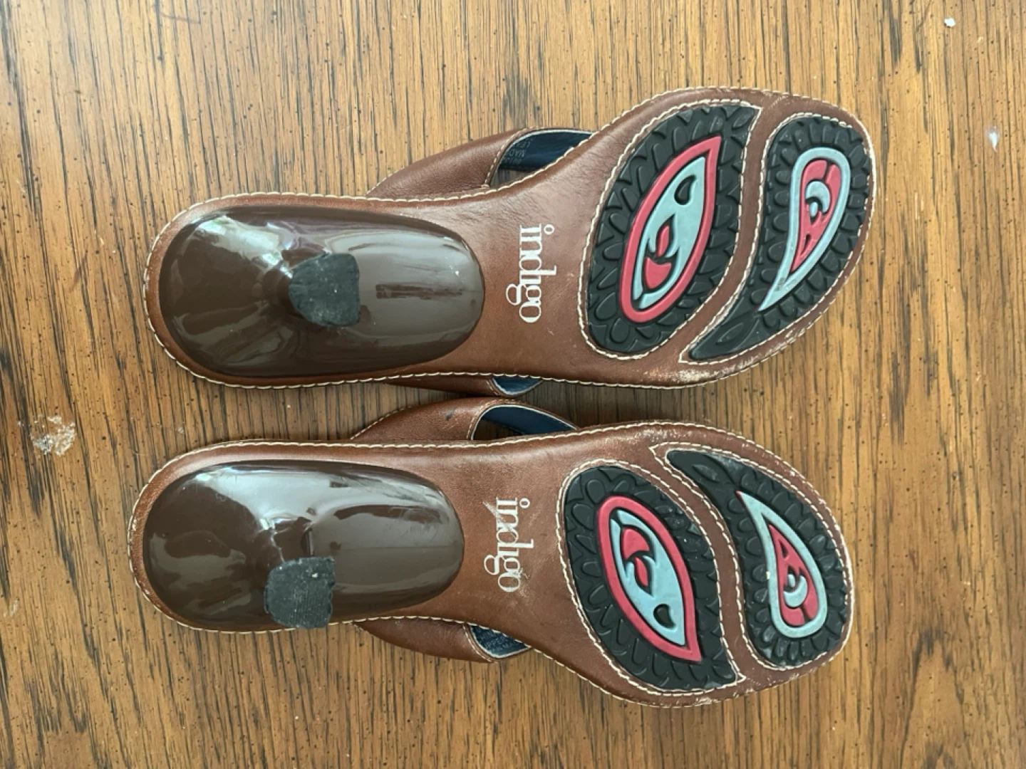 Clark’s Indigo Women's Brown Leather Flip-Flop Sandals Size 7M - photo 3