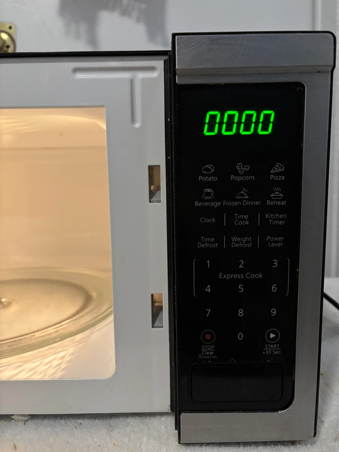 Oster Microwave Oven - photo 4