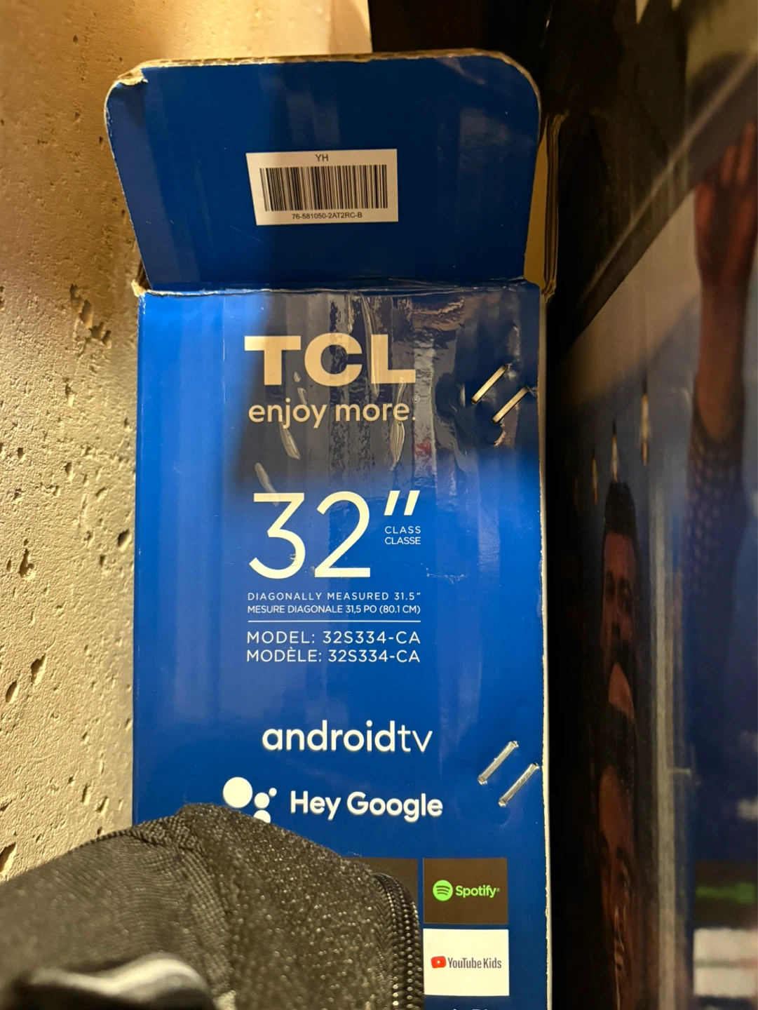 TCL 32” Android Smart TV (Model 32S334-CA) + TV table - photo 2