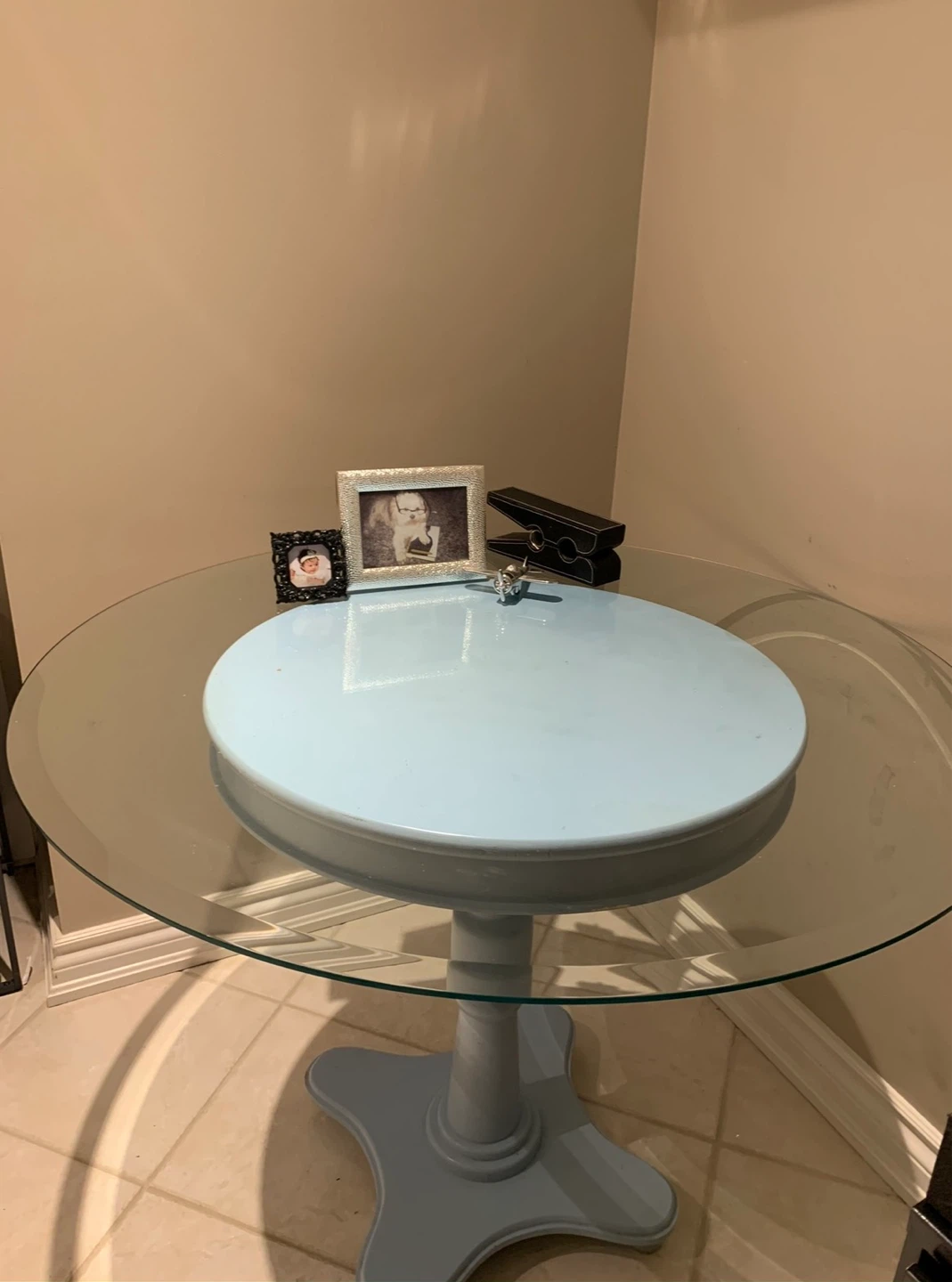 Tiffany blue round table