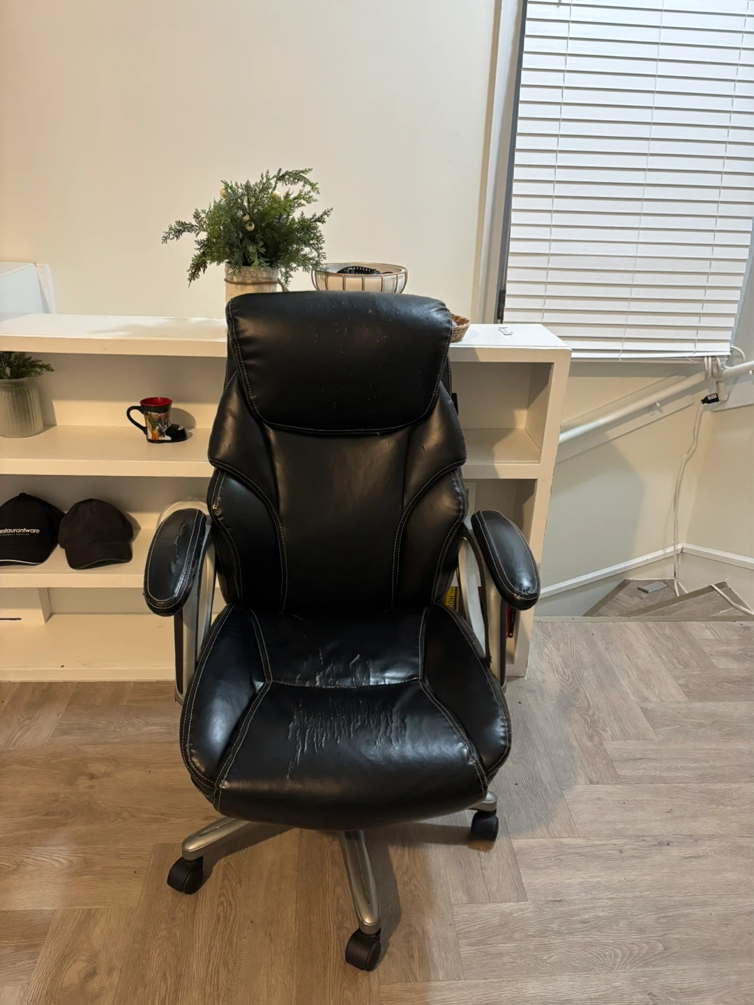 Black Executive Office Chair - photo 2