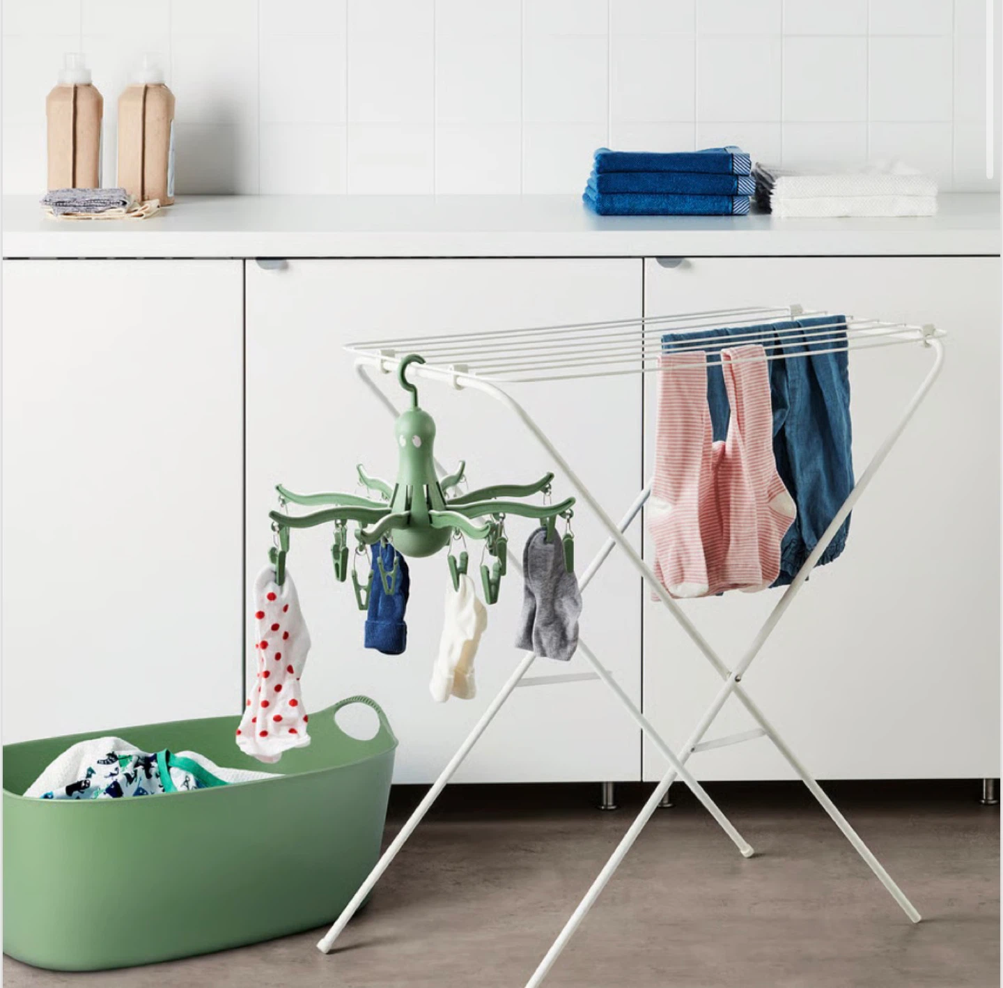 IKEA BUMERANG Octopus Clothes Hanger with Clips - photo 3