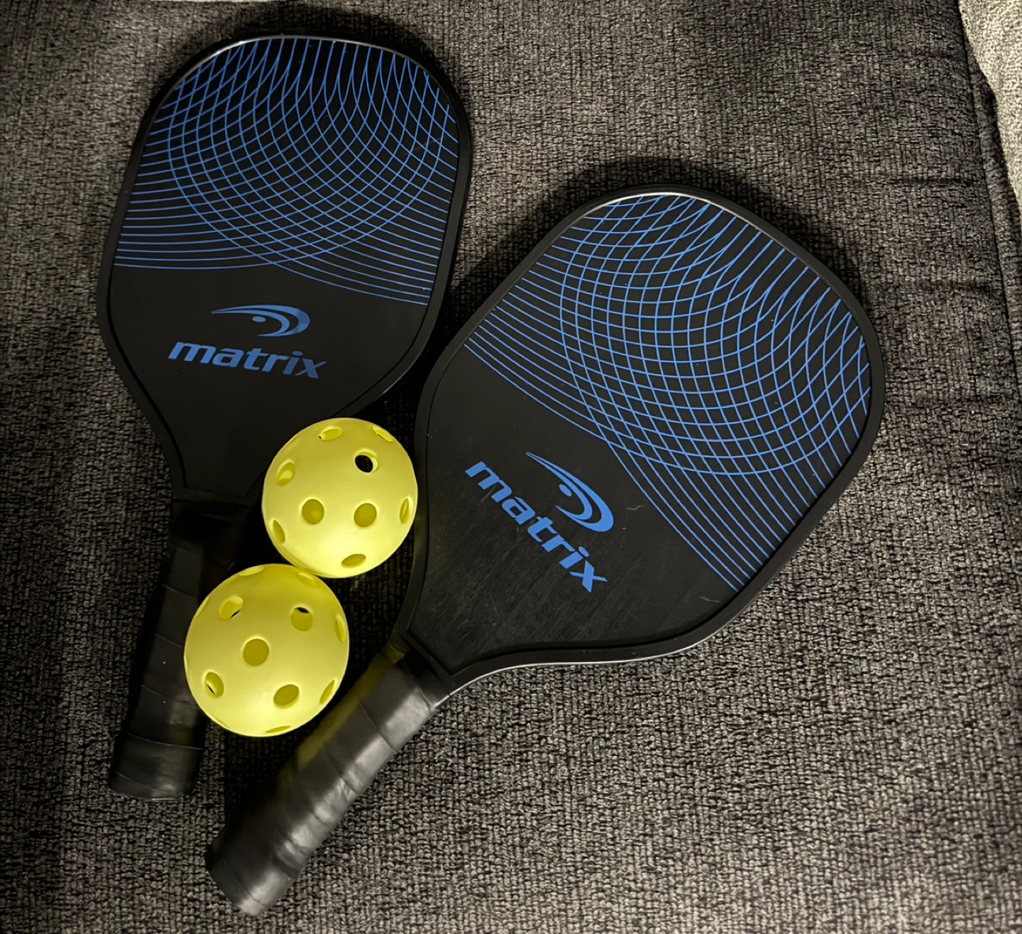 Matrix Pickleball Paddles and Balls Set - photo 3