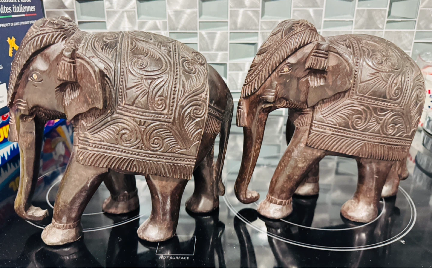 Set of 2 Carved Wooden Elephants - photo 3