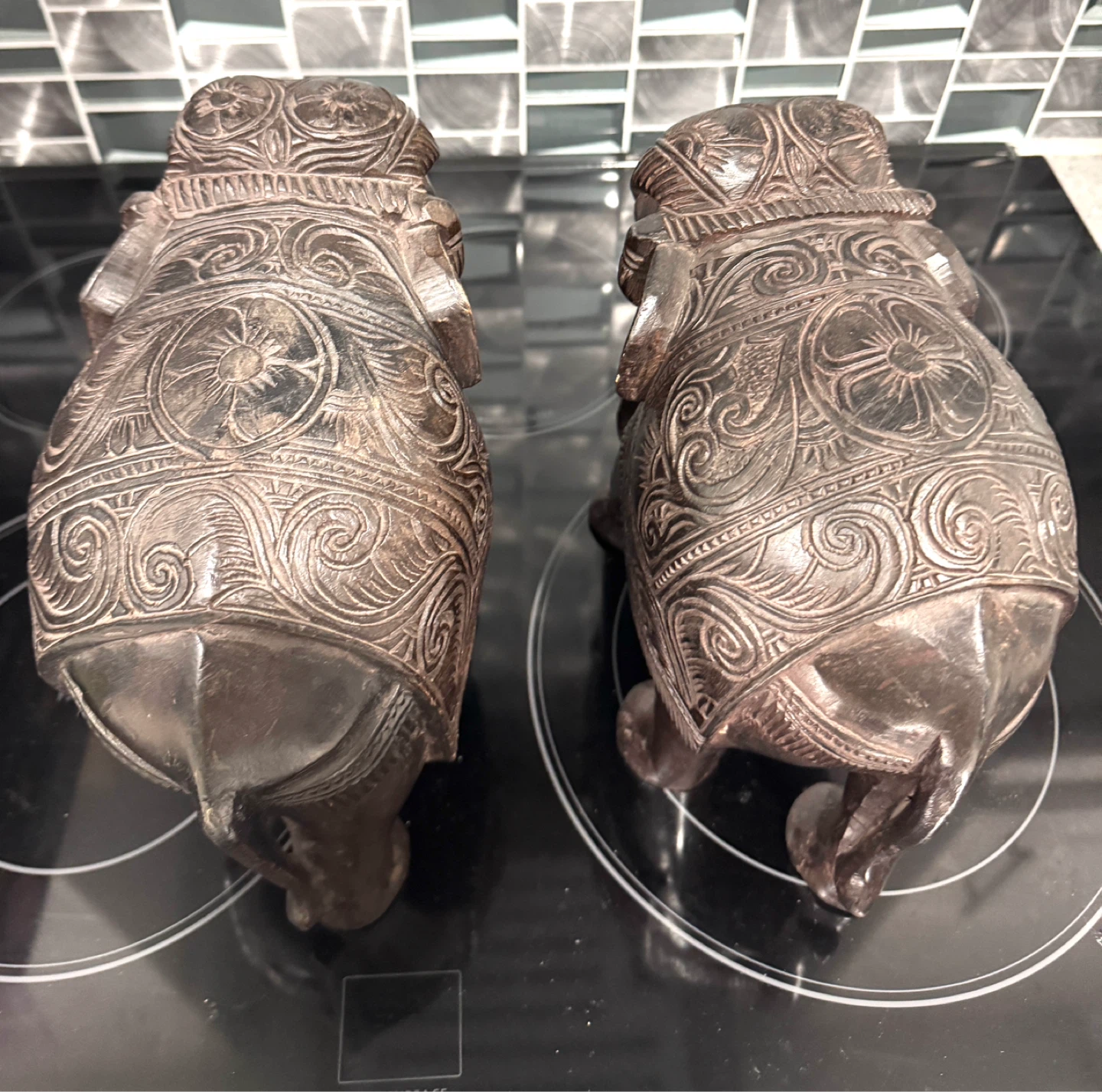 Set of 2 Carved Wooden Elephants - photo 4