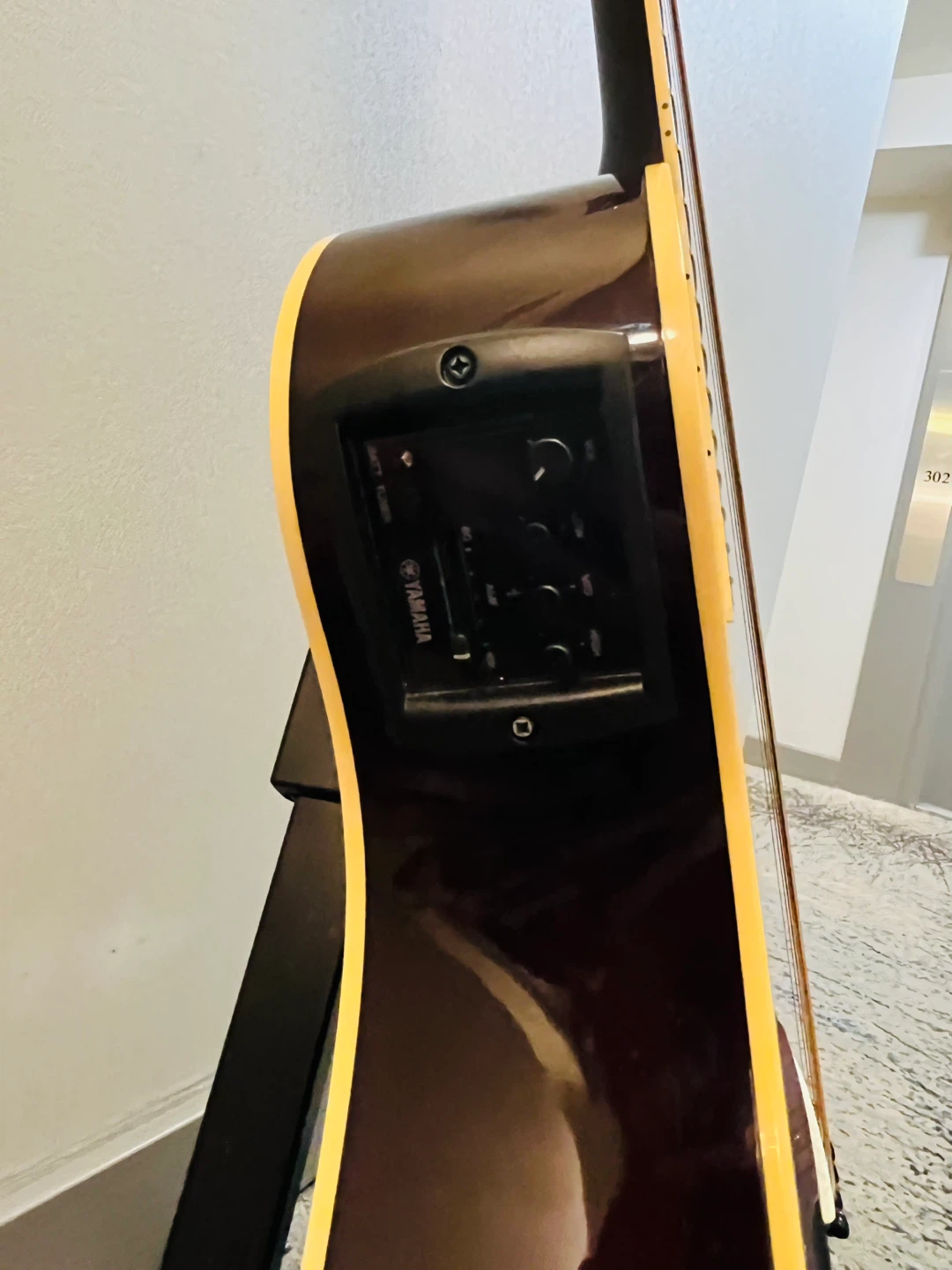 Yamaha APX600 Guitar + Case + Stand (Starter Set) - photo 5