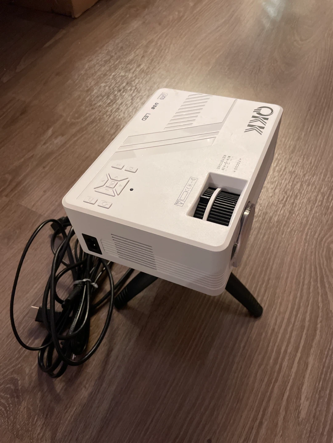 KK LCD LED Projector with Tripod